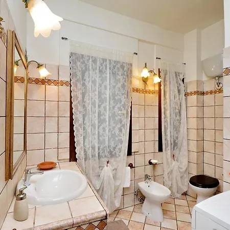 Apartment Hintown Pop Paradise